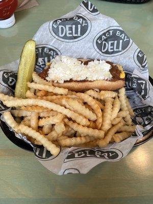 Pete 's Famous Chili Dog w/ Fries