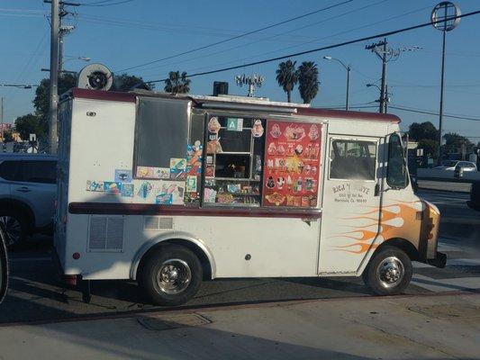 Ice cream truck Rica y suave