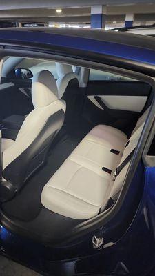 Check out this car on Turo! https://turo.com/us/en/suv-rental/united-states/streamwood-il/tesla/model-y/2048376