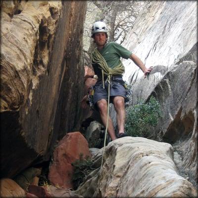 short roping on a descent in Red Rock, Nevada