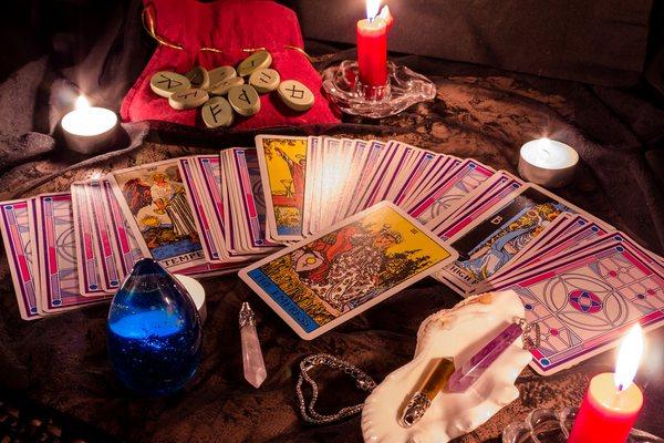 Manifest your desired life path with a transformational Tarot coaching session