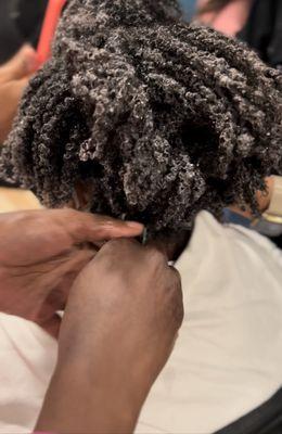 Tight Curl Therapy is a learning center for curlies, and the stylists and brands who engage with them.  Want to learn about Tight Curls?