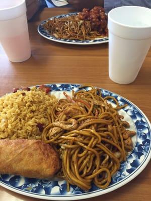 Lunch special chicken lo mein & fried rice AND General Tso & lo mein in the back...VERY GOOD!