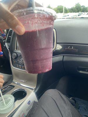 Shay did a good job first time with the smoothie pomegranate and blueberries, Coconut, milk, ginger, etc.