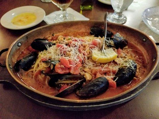 Clams and Mussels Fra Diavolo