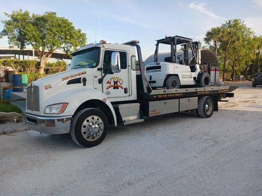 Forklif towing