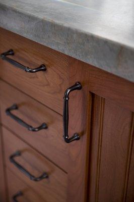 SUN VALLEY BRONZE CABINET PULL