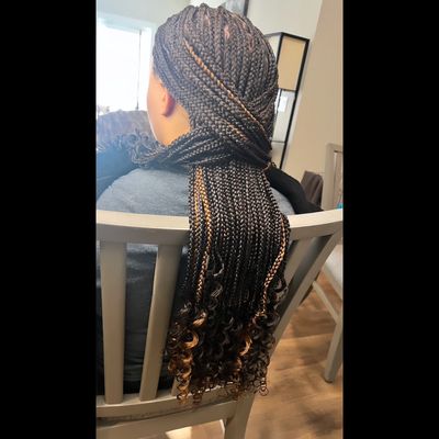 Medium knotless braids with curled ends!