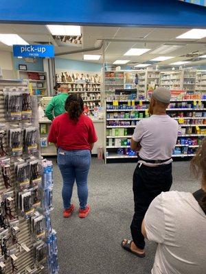 line of people for pharmacy