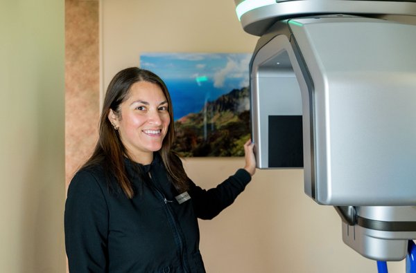 Hygienist Nicole with our CT 3D xray equipment