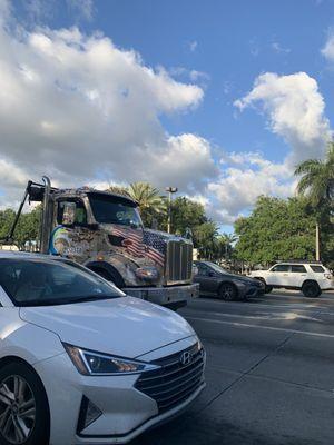 Driver on 4/8 in Pompano & Powerline  at 7:59 am