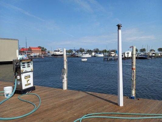 Dock side here at Ken's Marina...  can get your boat gas here and the best hamburger from a marina you've ever had...