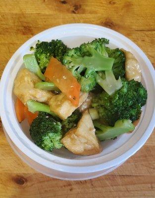 Bean curd with broccoli