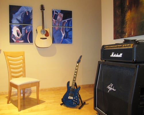 Practice room at Learn Guitar nyc