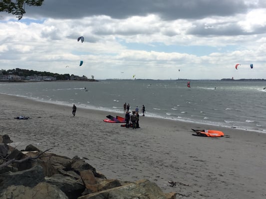 Dog beach! Ideal place to kite. No waves. Huge community. Stunning views.