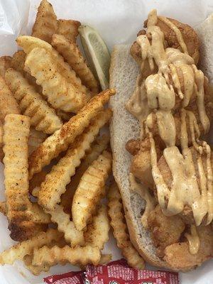 Shrimp Poboy/Cajun fries