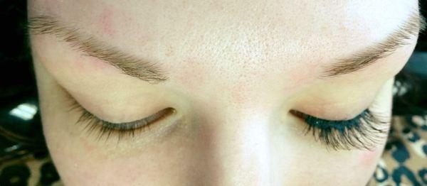 Eyelash extensions that last 1-3 weeks