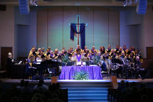 The Chancel Choir sings at the 11 am traditional service.