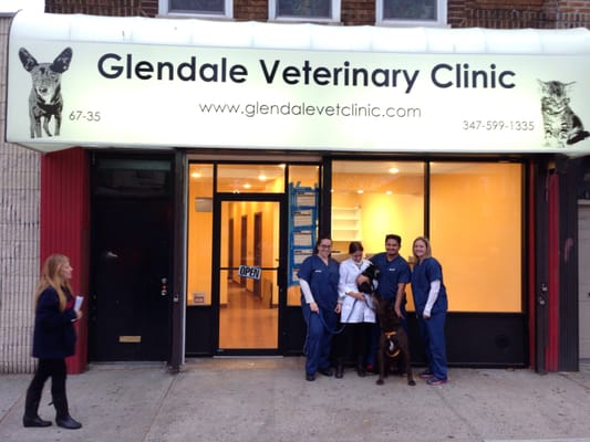 The staff @ Glendale Veterinary Clinic