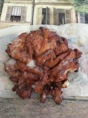 Probably the best apple fritter I've had outside of NYC!