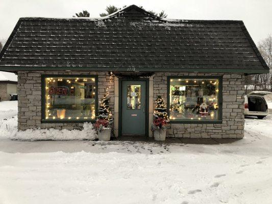 Flowers and coffee to go.  North Branch Floral and Higher Grounds Coffee a pair for the holidays!