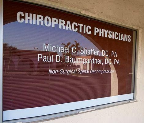 Front window Dr Shaffer offering non-surgical spinal decompression