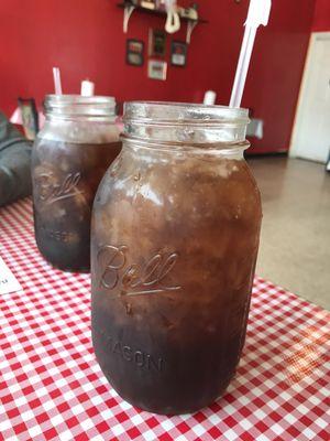 Sweet tea in a big ol' mason jar. Tasty!