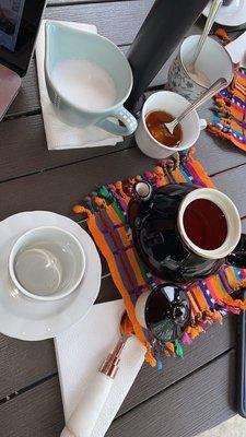 Cute setup with amazing tea! This is the Bouquet with their frothed vanilla creamer and the amazing honey.