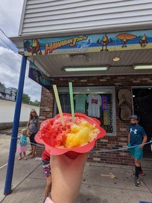 Strawberry & pineapple flower cup