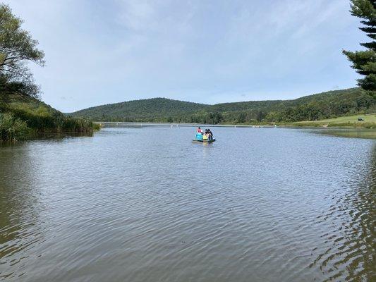 Red house Lake. Beach, fishing & boat rentals