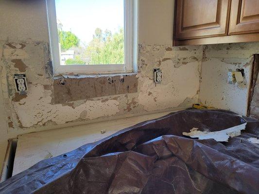 Damaged drywall near the window is hard to handle since I don't know how to deal with the corners.