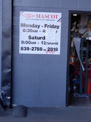 Business hours and phone number