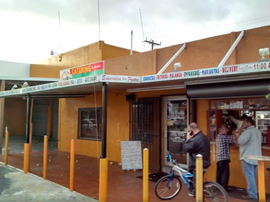 Exterior of La Criollita Cafeteria!