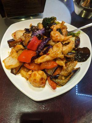 Chicken and eggplant with garlic sauce