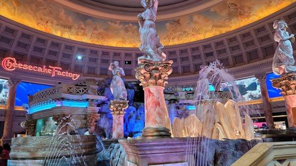 Atlantis Show every hour of the day.