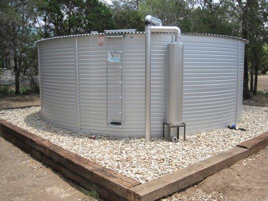 Corrugated metal liner tanks