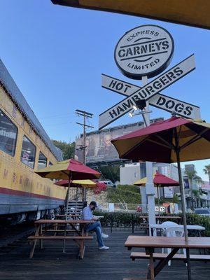 Carney's Restaurant