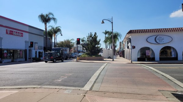 Intersection of Maclay and San Fernando, the Midnight Hour is on the right.