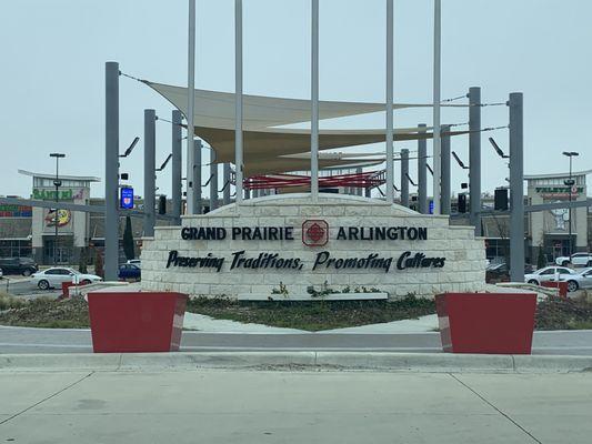 Front of entry to shopping center