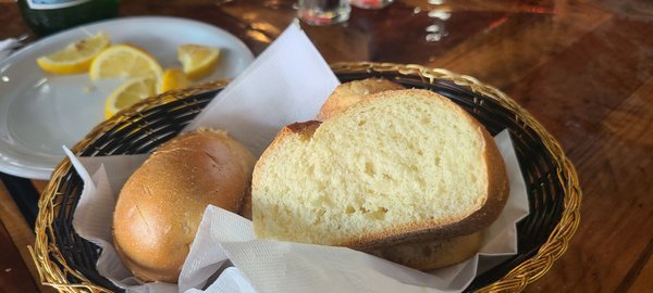 Warm bread basket