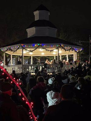 Carols at the Bartlett Gazebo and visits with Santa in the Log Cabin were two of several activities #Merry&Bright