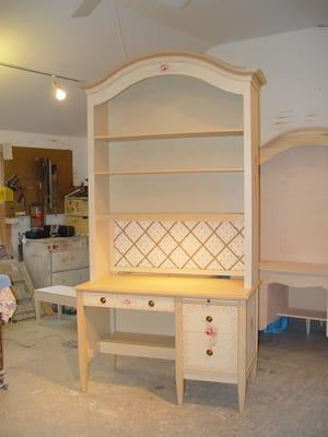 Custom Desk with Hutch Top Printer slide out tray in knee hole. Flip down keyboard drawer, extra desk ,ribbon/bulletin board.