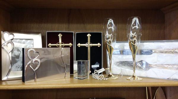 Beautiful Wedding items for both the reception and GIFTS!  Anniversary as well.