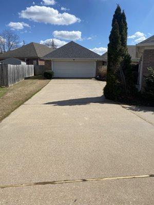 Commercial and Residential Services available! Look at that driveway!