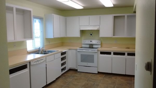 Finished kitchen from previous photo.