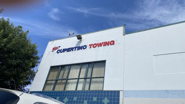 Front office of Cupertino Towing