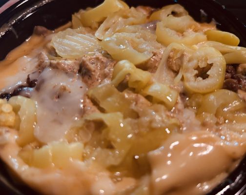 Cheeseburger Mac and Cheese with banana peppers