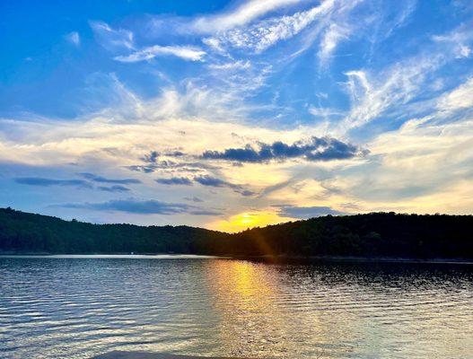 We have Bull Shoals Lake and Lake Norfork nearby! Great for fishing, boating, and water sports!