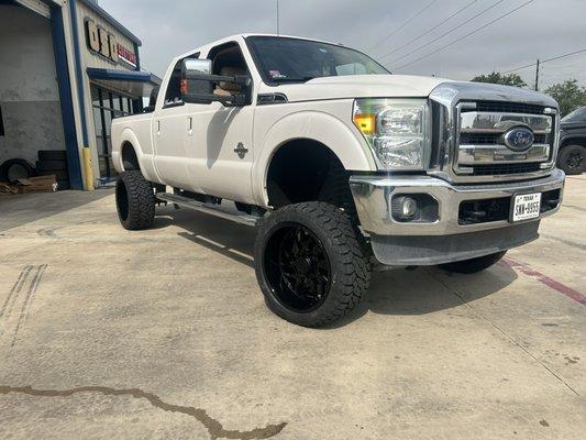 6inch lift / 22x12 on 35s