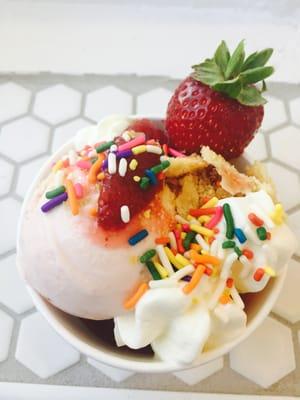 The Fort Greene Dream sundae with house made pie pieces and berry compote